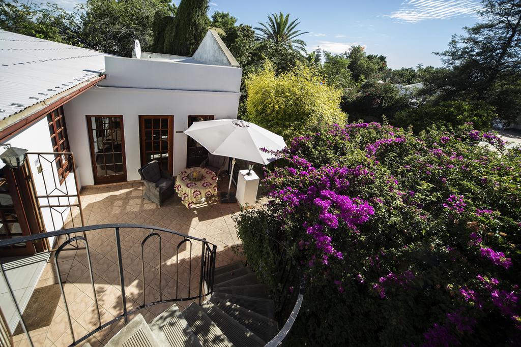 Out Of Africa Guesthouse Очиваронго Экстерьер фото